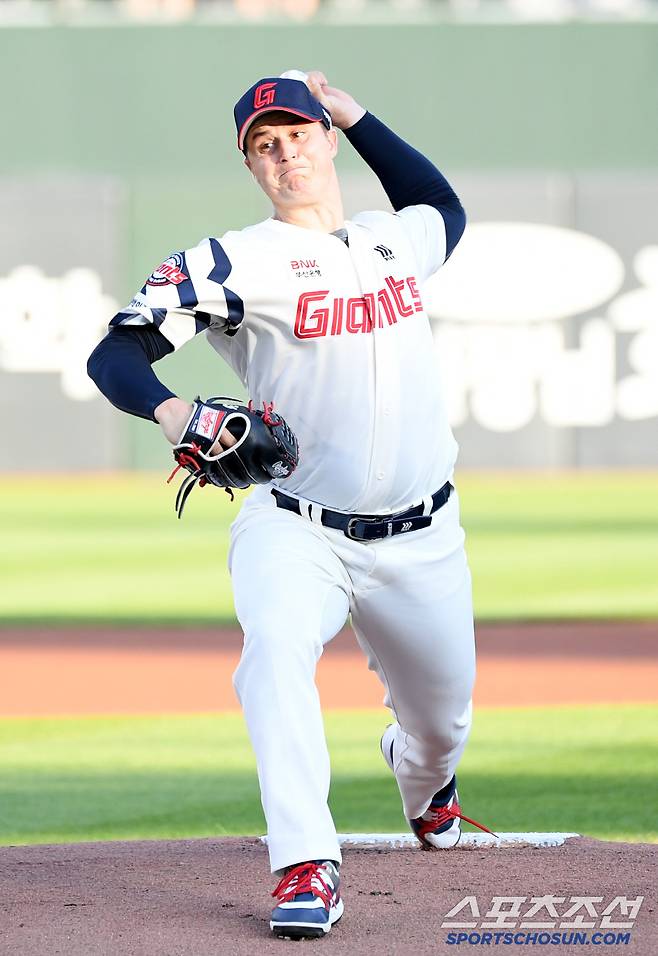 1일 부산 사직구장에서 열린 롯데 자이언츠와 LG 트윈스의 경기. 롯데 데이비슨이 역투하고 있다. 부산=박재만 기자 pjm@sportschosun.com/2025.07.01/