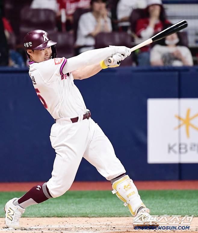 19일 서울 고척돔에서 열린 키움과 SSG 경기. 타격하는 키움 주성원. 고척=송정헌 기자songs@sportschosun.com/2025.06.19/