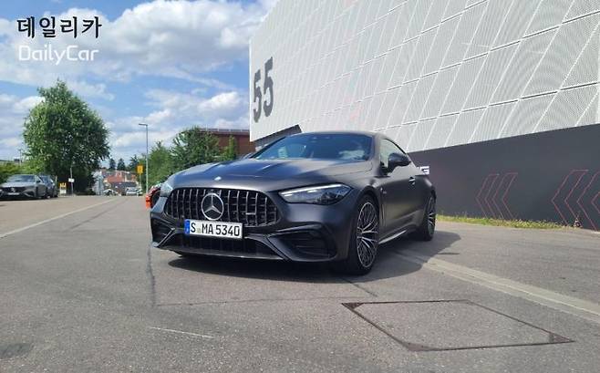 메르세데스-AMG, 더 뉴 CLE 53 4MATIC+ 쿠페 (독일 아팔터바흐 AMG 생산공장)