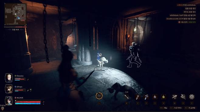 ▲ 미니맵과 지도를 추가하고 엘리트 몬스터의 유무를 통해 전장의 상황을 간접적으로 체크할 수 있게 됐다