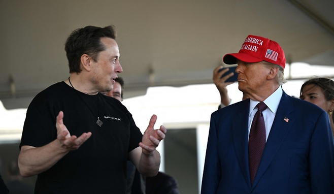 일론 머스크 테슬라 최고경영자(CEO)와 도널드 트럼프 미국 대통령. [사진제공=연합뉴스]