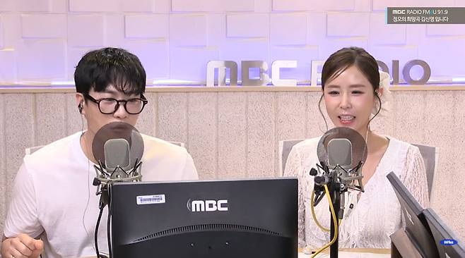 왼쪽부터 문원, 신지 (사진=MBC FM4U ‘정오의 희망곡 김신영입니다’ 캡처)