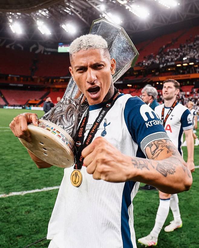 토트넘 스트라이커 히샬리송이 튀르키예 갈라타사라이와 연결되고 있다. 실력은 좋지만 부상이 잦아 토트넘에선 풀 시즌을 온전히 소화한 기억이 드물다. 사진출처｜토트넘 홋스퍼 페이스북