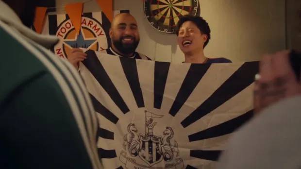 뉴캐슬 서드 유니폼 홍보 영상에 등장했다고 알려진 장면. 더 선