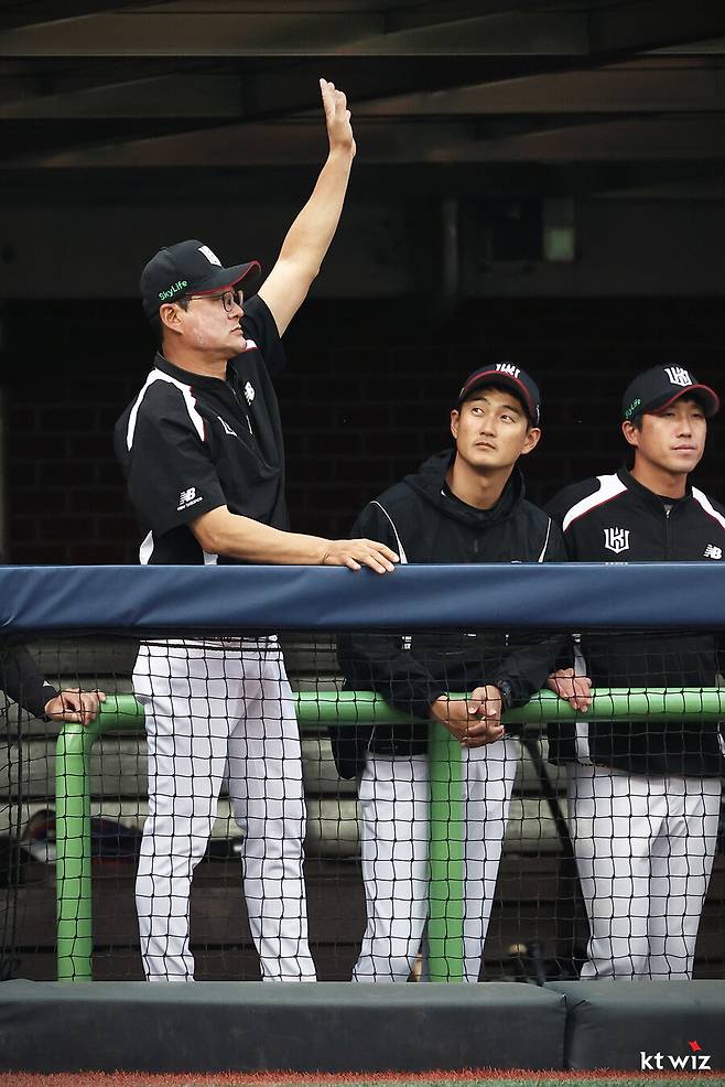 ▲ 이종범 최강야구 감독은 고향팀 KIA와 연계가 끊이지 않았으나 이번 사태로 그 가능성이 완전히 닫힐 것이라는 분석이 나온다 ⓒKT 위즈