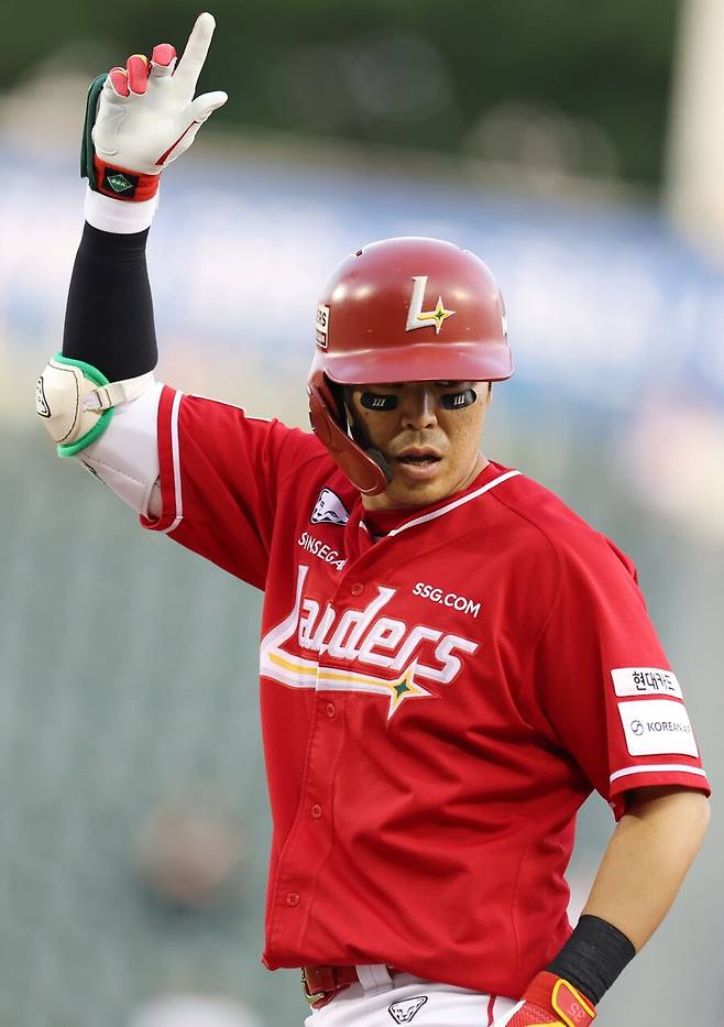 ▲ 한유섬은 최근 팀 타격 부진에 대한 책임을 통감하면서 앞으로 더 나아지는 모습을 약속했다 ⓒ연합뉴스