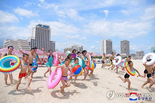 북한판 복합리조트 원산갈마관광지구 개장 (평양 조선중앙통신=연합뉴스) 북한판 복합리조트인 강원도 원산갈마해안관광지구가 전날 개장했다고 2일 조선중앙통신이 보도했다. 2025.7.2 
    [국내에서만 사용가능. 재배포 금지. For Use Only in the Republic of Korea. No Redistribution] nkphoto@yna.co.kr