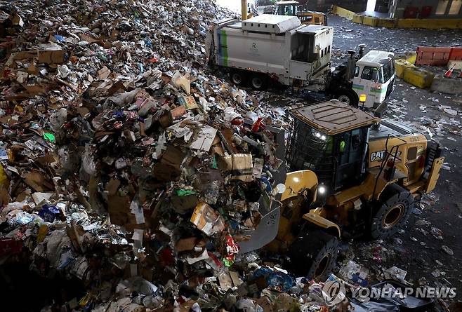 미국 샌프란시스코의 플라스틱 등 재활용 쓰레기 [AFP 연합뉴스 자료사진. 재판매 및 DB 금지]