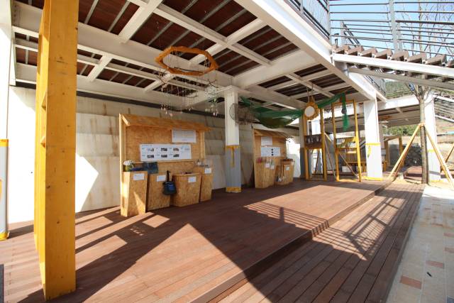 남해 ‘덕신야영장’ 하늘숲데크.