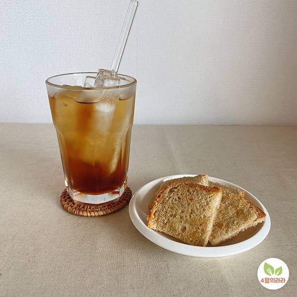 매실에이드와 빵