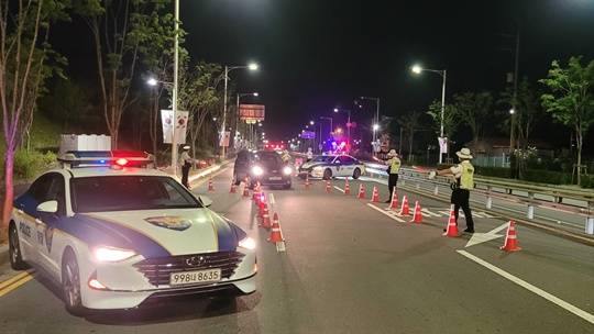 경찰이 음주단속을 벌이고 있다
(사진은 해당 사건과 관련 없음. 사진제공 : 울산경찰청)