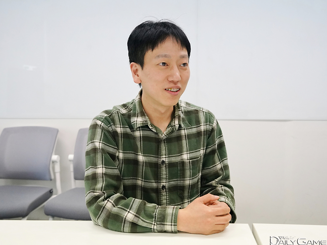 "버추얼 스트리머와 휴먼 스트리머가 서로 존중받을 수 있는 구조"를 숲의 강점으로 꼽은 현종환 실장.