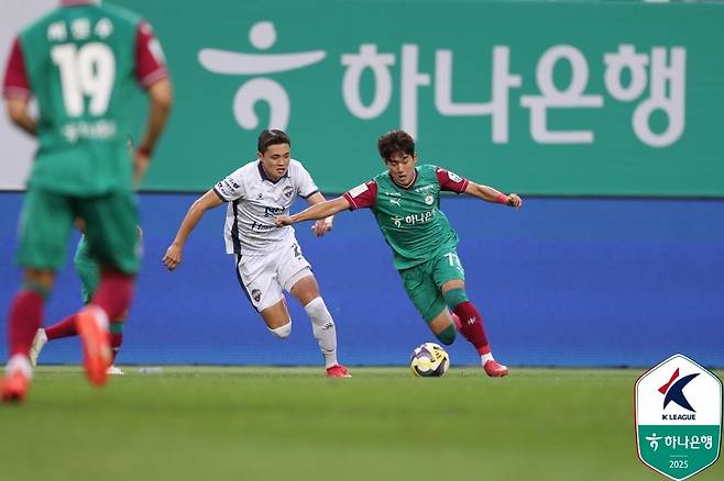 황선홍 감독은 잉글랜드에서 새로운 도전을 시작하는 윤도영에게 강한 신뢰를 보냈다. (한국프로축구연맹 제공)