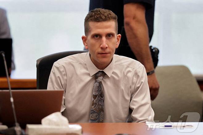 아이다호대학에 재학 중이던 대학생 4명을 살해한 혐의로 기소된 브라이언 코버거(30)가 2일(현지 시간) 미국 아이다호주 보이시 에이다카운티 법원에 출석해 있다. 2025.07.03 ⓒ 로이터=뉴스1 ⓒ News1 윤다정 기자