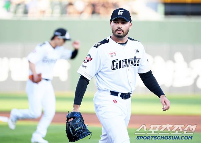 엘롯라시코 데뷔전도 승리한 에이스 감보아.