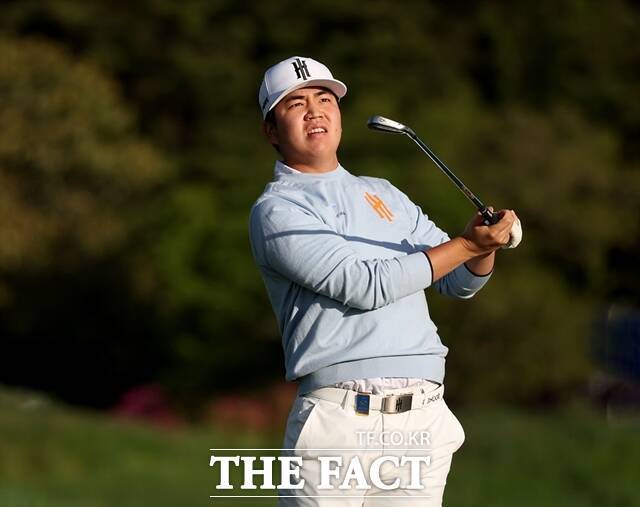지난해 KPGA투어에서 역대급 활약을 펼치며 각종 상을 싹쓸이했던 장유빈. 사진은 올해 LIV골프에서 활동하는 모습./KPGA