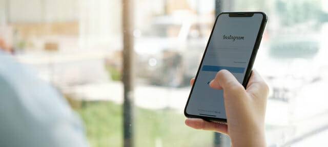 SNS를 통해 개인정보가 유출될 수 있는 만큼 주의 깊게 사진 등을 공유할 필요가 있다 (제공=이미지투데이)