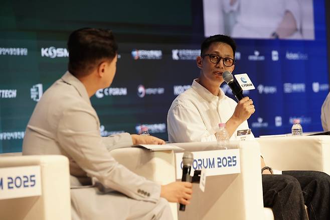 3일 서울 강남구 논현동 건설회관에서 열린 'C포럼 2025' 네 번째 세션에서 현준엽 로쉬코리아 대표가 자신의 창업 이야기를 공유하고 있다. /조선비즈