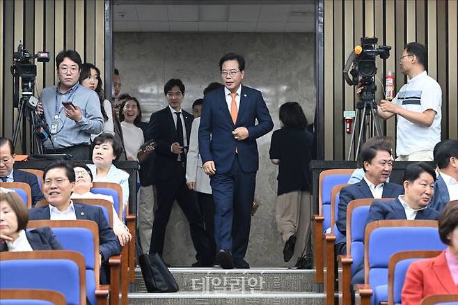 송언석 국민의힘 원내대표가 지난달 27일 오전 서울 여의도 국회에서 열린 국민의힘 의원총회에 참석하고 있다. ⓒ데일리안 홍금표 기자