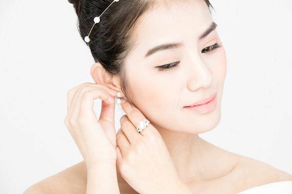 최근 온라인에서 진주 귀걸이가 여성의 연애에 방해가 된다는 가설이 화제가 됐다.​/사진=클립아트코리아