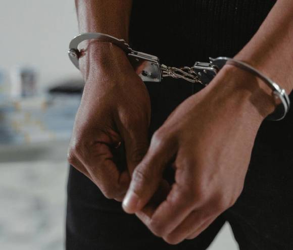 경찰은 숲에서 은신해 있던 패트릭을 검거해 수사했다. 사진은 본 기사 내용과 무관. [사진=픽사베이]