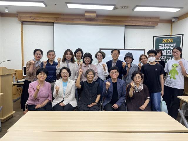 ▲ 이경자 소설가가 최근 김유정기념사업회의 금병의숙 창작교실에서 ‘나의 인생, 나의 문학’을 주제로 강연했다.