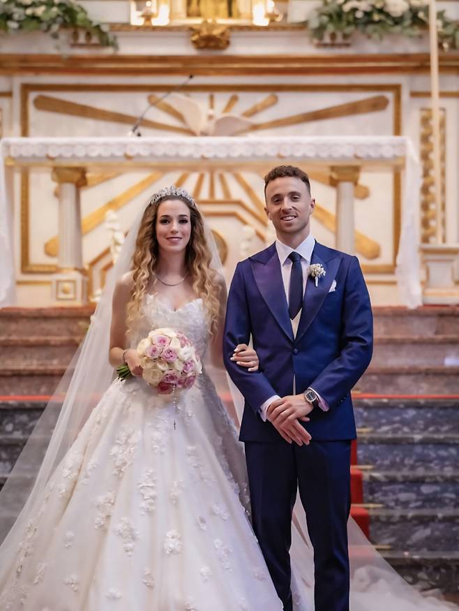 지난달 22일 결혼식을 올린 디오구 조타(오른쪽). 디오구 조타 SNS 캡처