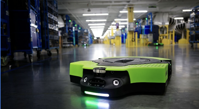 아마존 최초의 완전 자율형 창고 로봇 ‘프로테우스’ [사진 = 아마존]