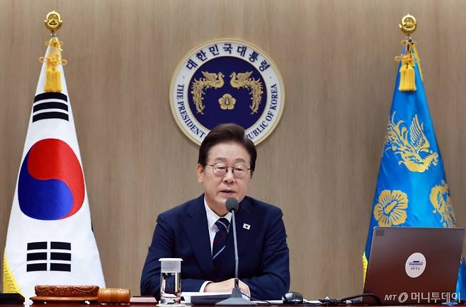 [서울=뉴시스] 고범준 기자 = 이재명 대통령이 1일 서울 용산 대통령실 청사에서 열린 국무회의에서 발언하고 있다. (대통령실통신사진기자단) 2025.07.01. bjko@newsis.com /사진=