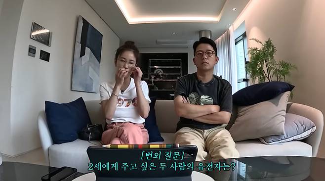 결혼을 앞둔 코미디언 김준호 김지민이 2세를 위해 술·담배를 끊기로 약속했다고 밝혔다./사진=유튜브 채널 '준호 지민' 영상