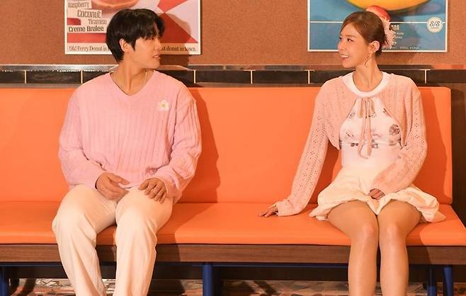 [서울=뉴시스] 문원, 신지. (사진 = 제이지스타 제공) 2025.06.23. photo@newsis.com *재판매 및 DB 금지