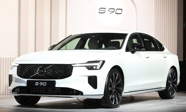 2일 서울 광진구 그랜드 워커힐에서 볼보자동차코리아의 신형 S90이 국내 최초로 공개되고 있다. 오승현 기자 2025.07.02