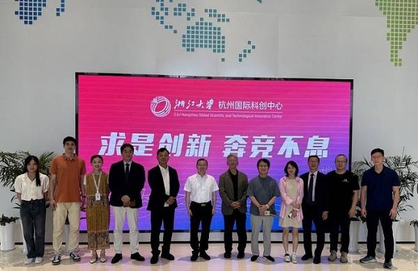 저장대학교 바이 하오 교수 연구팀과의 협력 방문 기념촬영