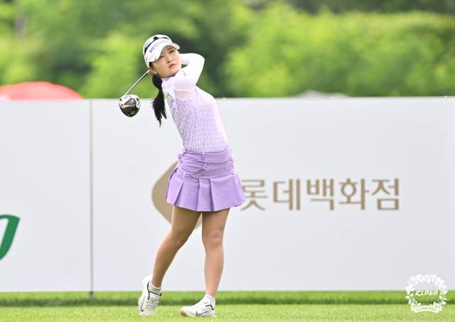 티샷을 하고 있는 이예원. 사진 제공=KLPGA