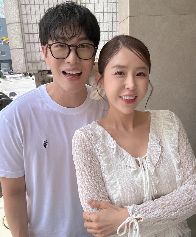 문원(왼쪽)과 신지. 신지 인스타그램