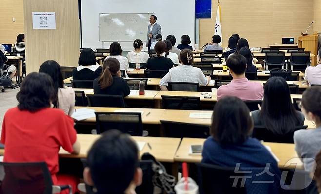 한국여성경제인협회는 제4회 여성기업주간을 맞아 3일 서울시 강남구에 위치한 한국여성경제인협회 대회의실에서 ‘2025 여성기업 전자입찰 실무 오프라인 교육’을 실시했다. ⓒ News1 이민주 기자