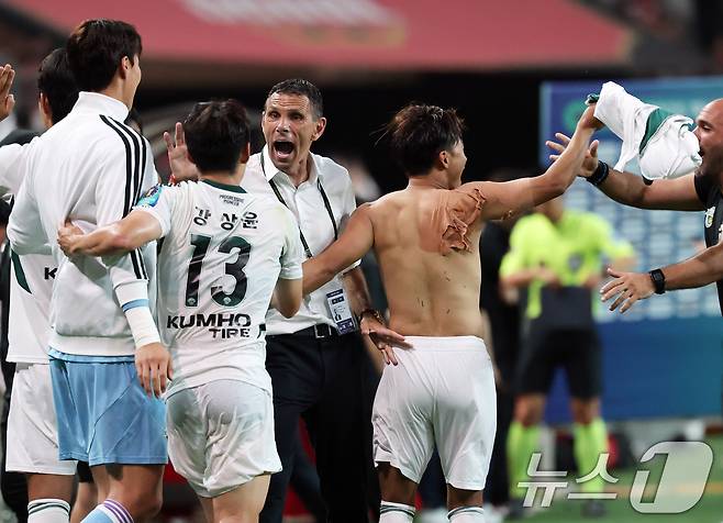 코리아컵 8강서 득점 후 기뻐하는 전북 선수단 2025.7.2/뉴스1 ⓒ News1 오대일 기자