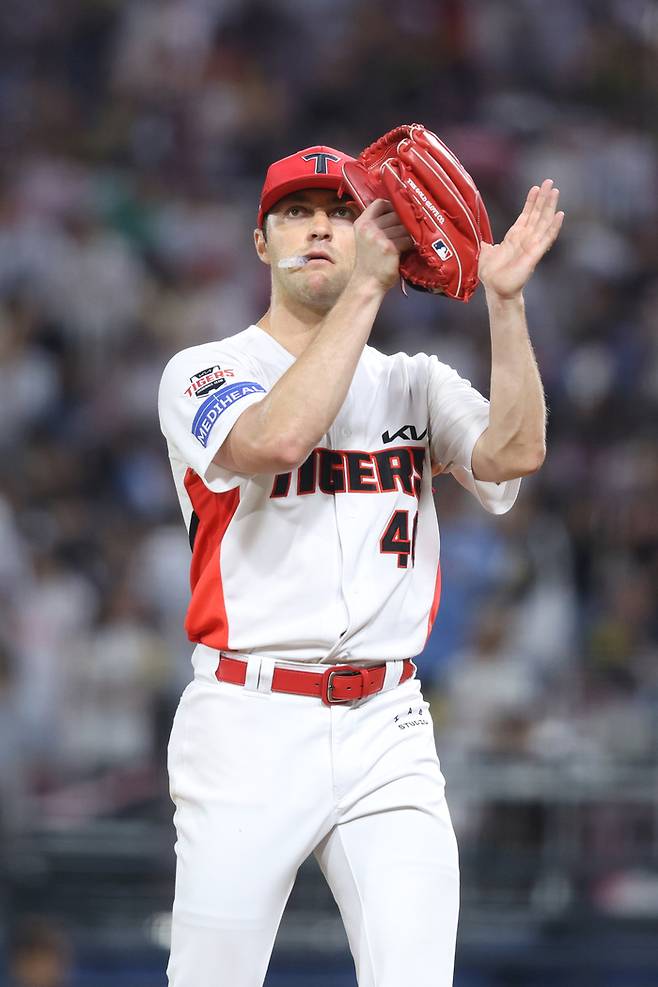 네일이 팬들을 향해 박수를 보내고 있다. 사진 | KIA 타이거즈