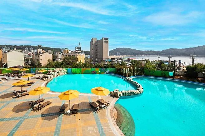 &nbsp;더위크앤리조트, 야외수영장&nbsp;