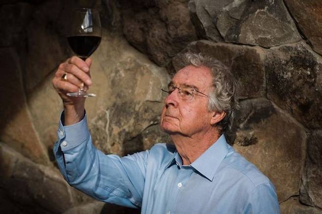 '스택스 립 와인셀라(Stag's Leap Wine Cellars)'의 창립자 워렌 위니아스키(Warren Winiarski, 1928~2024).