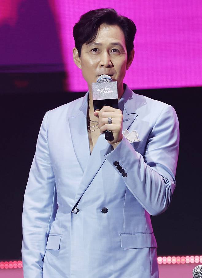 지난달 28일 서울 중구 서울광장에서 열린 ‘오징어 게임’ 시즌3 행사에 참석한 배우 이정재. 뉴스1