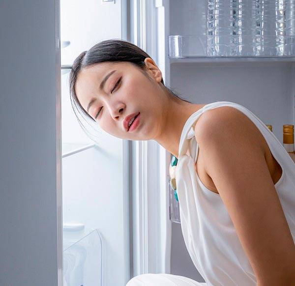 최근 밤에도 이어지는 더위에 잠을 못 자는 사람이 많다.​/사진=클립아트코리아