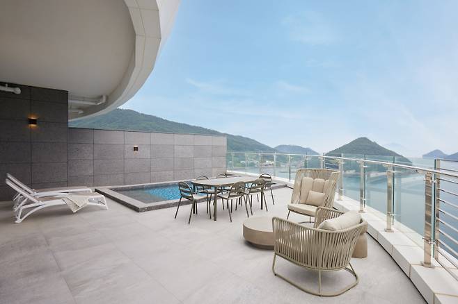 프레지덴셜 스위트 객실의 테라스. 소노인터내셔널 제공