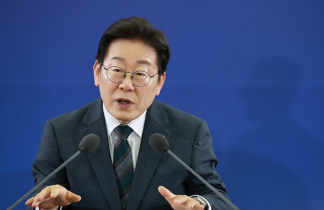 이재명 대통령이 4일 대전컨벤션센터에서 타운홀 미팅 형식으로 열린 '국민소통 행보 2탄, 충청의 마음을 듣다'에서 발언하고 있다.  / 사진 = 연합뉴스