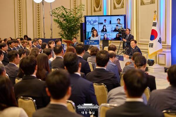 ▲이재명 대통령이 지난 3일 취임 30일 기자회견을 진행하고 있다. 사진=대통령실