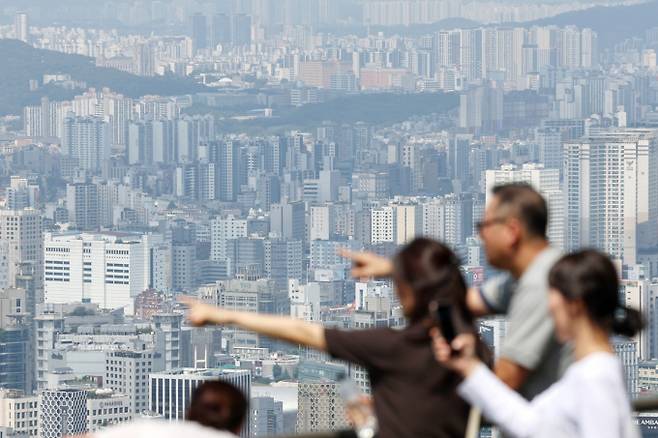 사진은  서울 중구 남산에서 바라본 시내 아파트 단지 모습. /사진=뉴스1