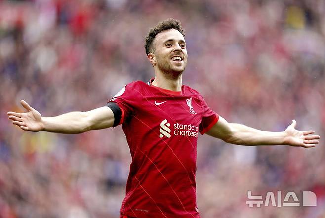 [리버풀=AP/뉴시스] 교통사고로 숨진 잉글랜드 프로축구 프리미어리그(EPL) 리버풀과 포르투갈 축구 국가대표팀 공격수 디오구 조타. 2021.08.21.