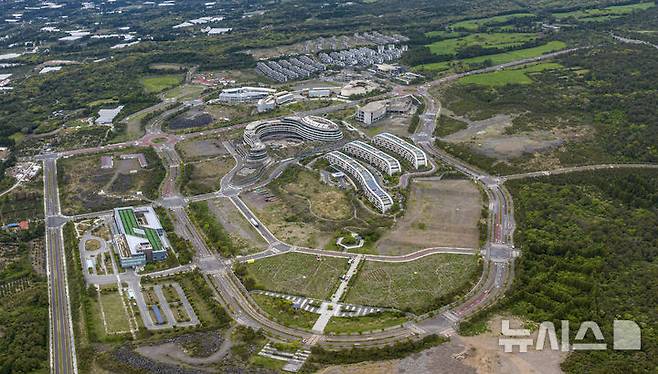 [서귀포=뉴시스] 서귀포시 동홍동에 위치한 제주헬스케어 타운 전경. (사진=뉴시스DB) 2025.07.04. photo@newsis.com *재판매 및 DB 금지