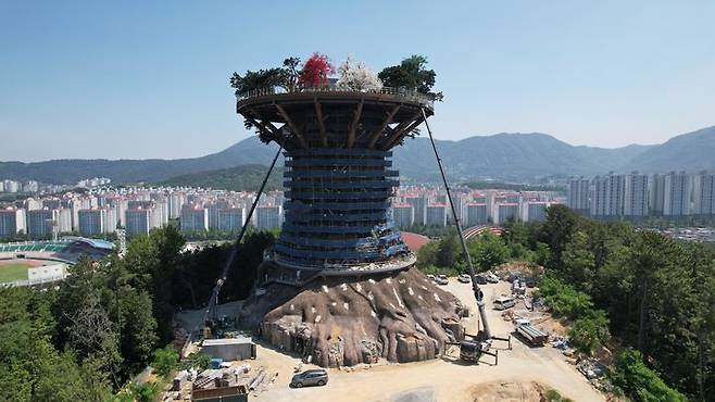 [창원=뉴시스] 강경국 기자 = 경남 창원시 성산구 대상공원 민간공원조성 특례사업으로 조성 중인 빅트리 공사 현장. (사진=창원시청 제공). 2025.07.04. photo@newsis.com *재판매 및 DB 금지
