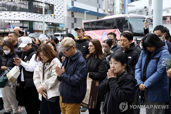 지난 3월 동일본 대지진 추모식 [EPA 연합뉴스 자료사진. 재판매 및 DB 금지]